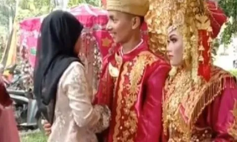 Chú rể ôm người yêu cũ ngay trong đám cưới, biểu cảm của cô dâu mới thực sự gây sốc